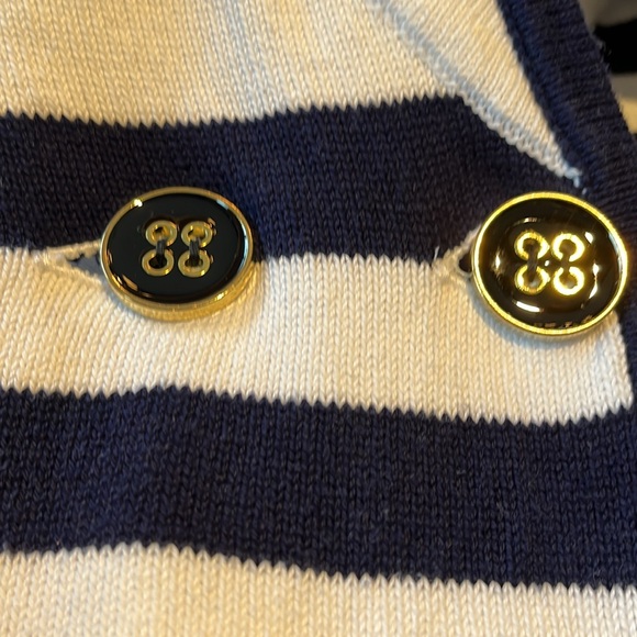 Size XL Sweater/Jacket - Picture 6 of 8